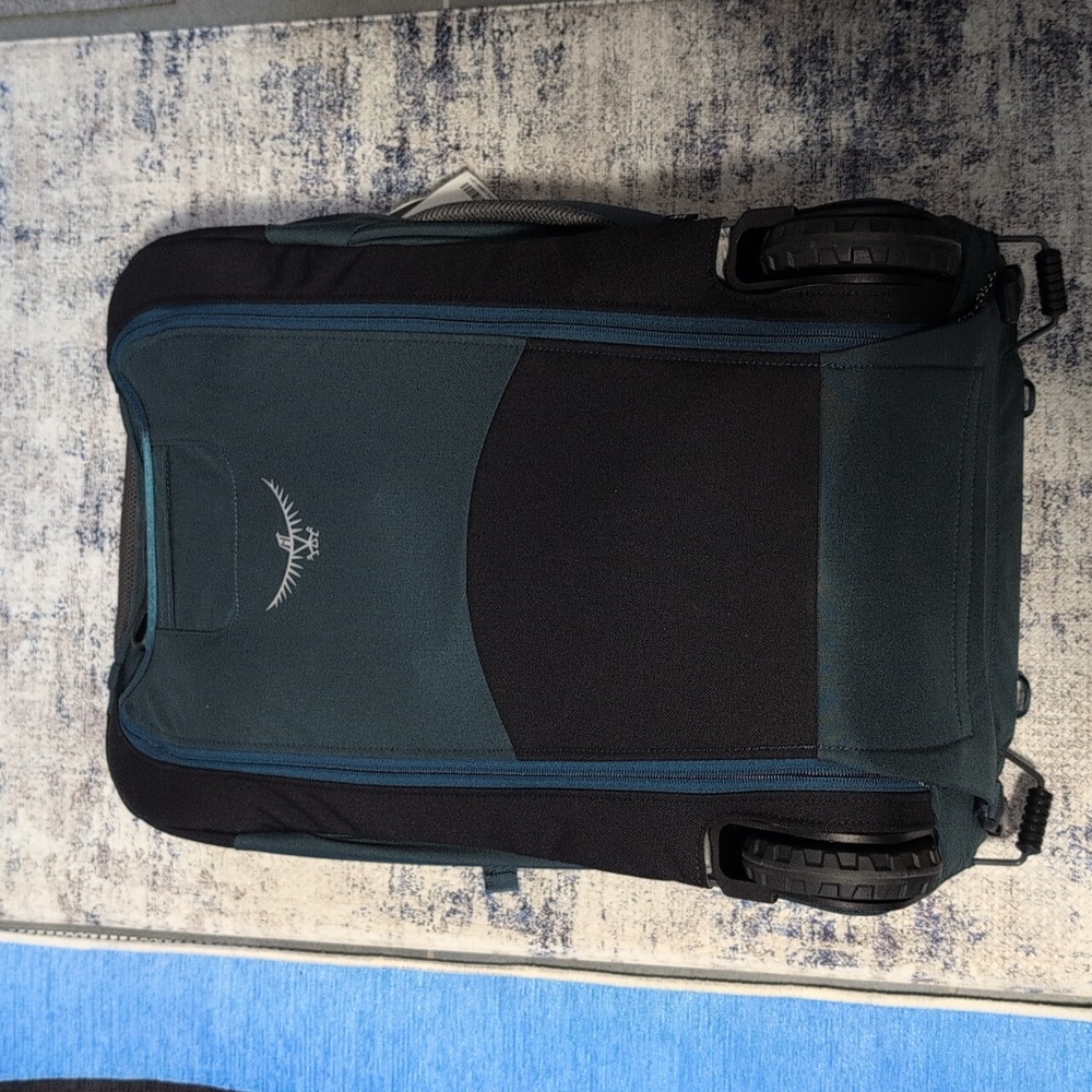 Osprey Fairview Wheeled Travel Pack 36 Night Jungle Blue Women's/ Unisex - Picture 3 of 11